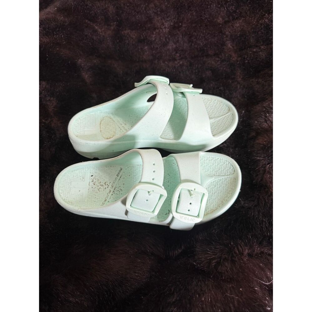 TELIC Women's Boise Bliss Seafoam Green/Green Buckle Sandals S 8 Shoes